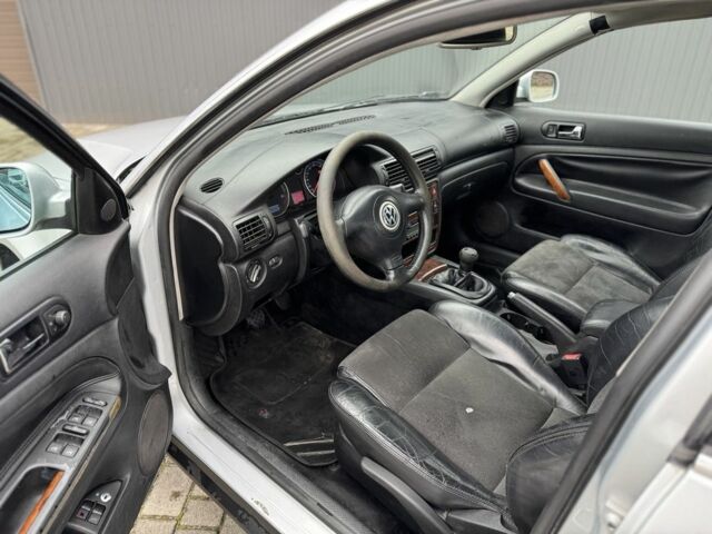 Серый Фольксваген Пассат, объемом двигателя 1.9 л и пробегом 390 тыс. км за 1900 $, фото 6 на Automoto.ua