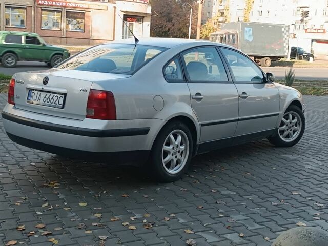 Серый Фольксваген Пассат, объемом двигателя 1.9 л и пробегом 375 тыс. км за 2650 $, фото 4 на Automoto.ua