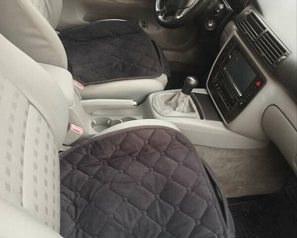 Серый Фольксваген Пассат, объемом двигателя 1.98 л и пробегом 317 тыс. км за 3900 $, фото 7 на Automoto.ua