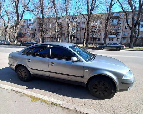 Серый Фольксваген Пассат, объемом двигателя 1.9 л и пробегом 350 тыс. км за 4600 $, фото 9 на Automoto.ua