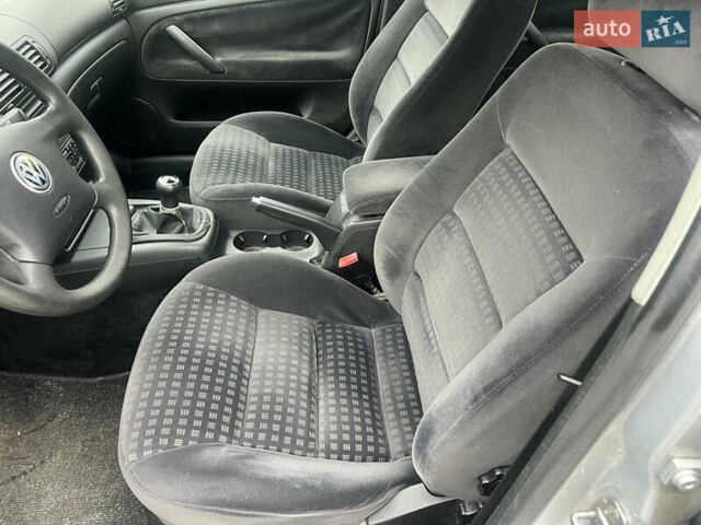 Сірий Фольксваген Пассат, об'ємом двигуна 1.6 л та пробігом 169 тис. км за 4400 $, фото 11 на Automoto.ua