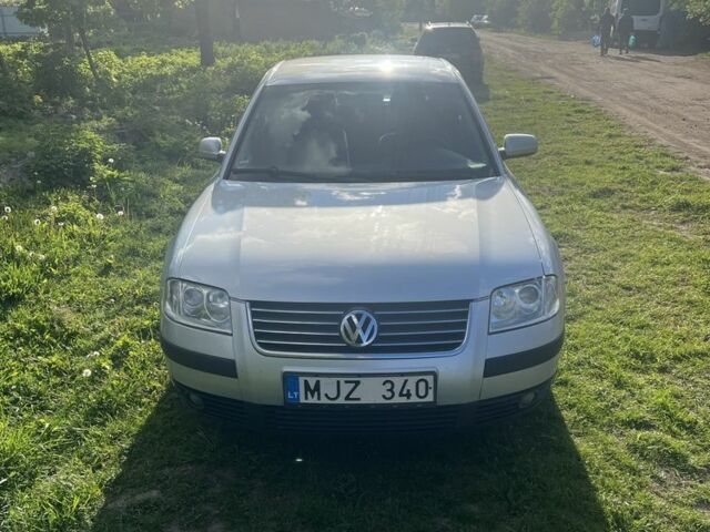 Серый Фольксваген Пассат, объемом двигателя 1.9 л и пробегом 320 тыс. км за 3500 $, фото 1 на Automoto.ua