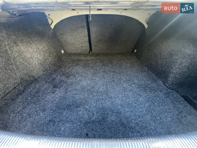 Серый Фольксваген Пассат, объемом двигателя 2 л и пробегом 210 тыс. км за 4800 $, фото 10 на Automoto.ua