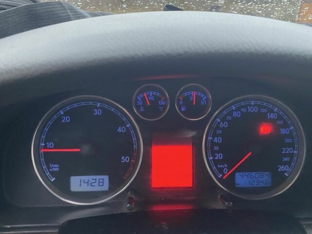 Серый Фольксваген Пассат, объемом двигателя 1.9 л и пробегом 446 тыс. км за 1400 $, фото 5 на Automoto.ua