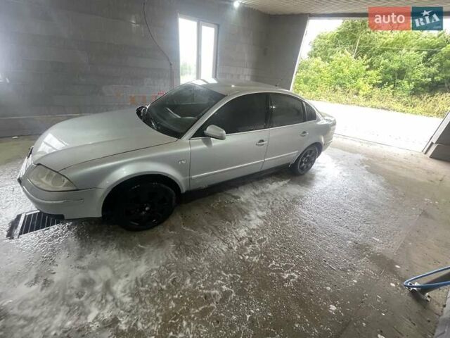 Серый Фольксваген Пассат, объемом двигателя 2.77 л и пробегом 315 тыс. км за 3700 $, фото 2 на Automoto.ua