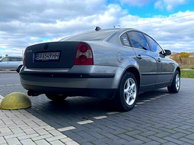 Серый Фольксваген Пассат, объемом двигателя 1.6 л и пробегом 274 тыс. км за 5200 $, фото 4 на Automoto.ua