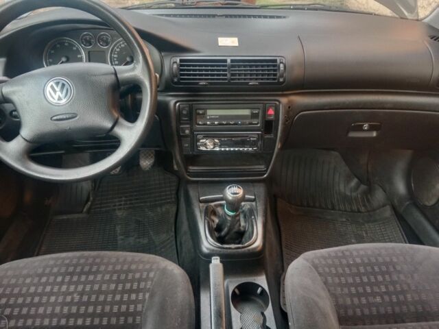 Серый Фольксваген Пассат, объемом двигателя 0 л и пробегом 250 тыс. км за 3700 $, фото 4 на Automoto.ua