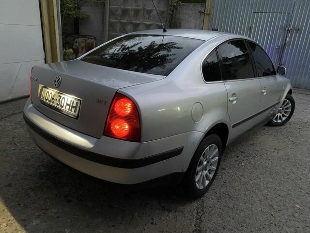 Серый Фольксваген Пассат, объемом двигателя 1.8 л и пробегом 360 тыс. км за 3500 $, фото 5 на Automoto.ua