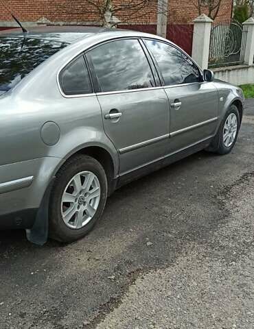 Серый Фольксваген Пассат, объемом двигателя 1.8 л и пробегом 345 тыс. км за 5150 $, фото 12 на Automoto.ua