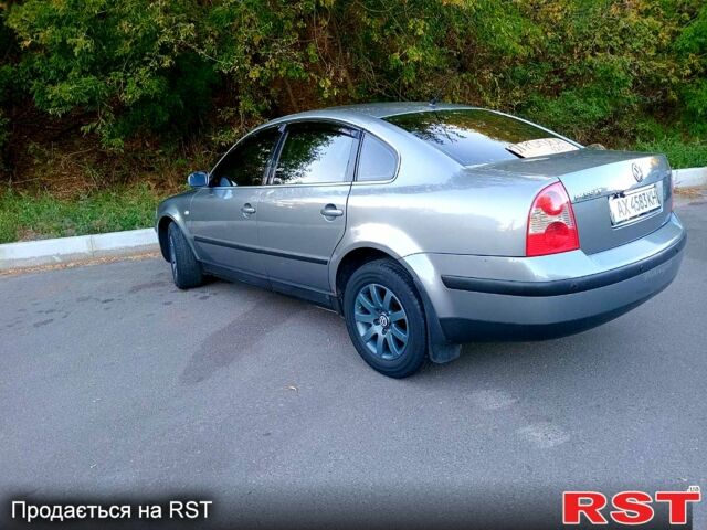 Серый Фольксваген Пассат, объемом двигателя 1.8 л и пробегом 190 тыс. км за 4200 $, фото 3 на Automoto.ua