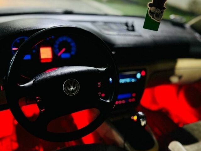 Серый Фольксваген Пассат, объемом двигателя 1.9 л и пробегом 324 тыс. км за 2025 $, фото 6 на Automoto.ua