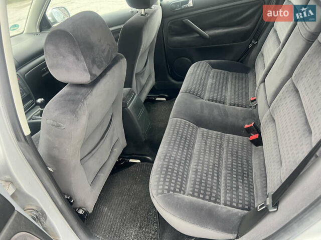 Сірий Фольксваген Пассат, об'ємом двигуна 1.6 л та пробігом 169 тис. км за 4400 $, фото 10 на Automoto.ua