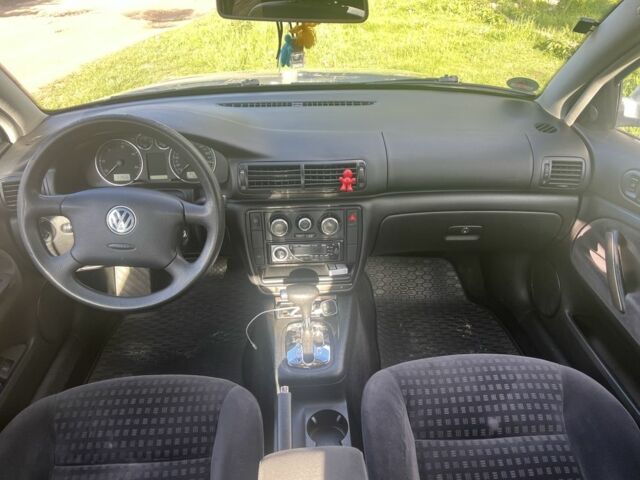 Серый Фольксваген Пассат, объемом двигателя 1.9 л и пробегом 320 тыс. км за 3500 $, фото 5 на Automoto.ua