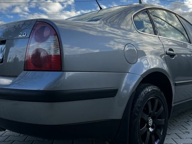 Серый Фольксваген Пассат, объемом двигателя 2 л и пробегом 328 тыс. км за 3100 $, фото 7 на Automoto.ua