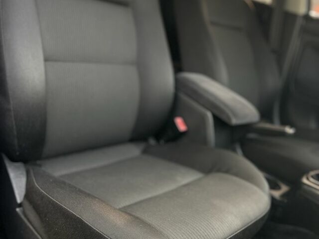 Серый Фольксваген Пассат, объемом двигателя 1.6 л и пробегом 228 тыс. км за 4999 $, фото 6 на Automoto.ua