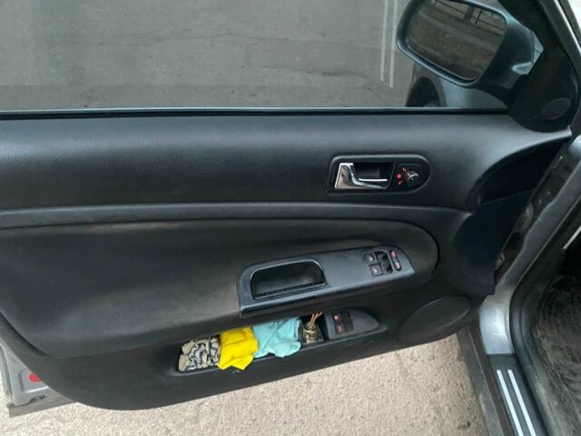 Серый Фольксваген Пассат, объемом двигателя 1.6 л и пробегом 271 тыс. км за 5200 $, фото 10 на Automoto.ua