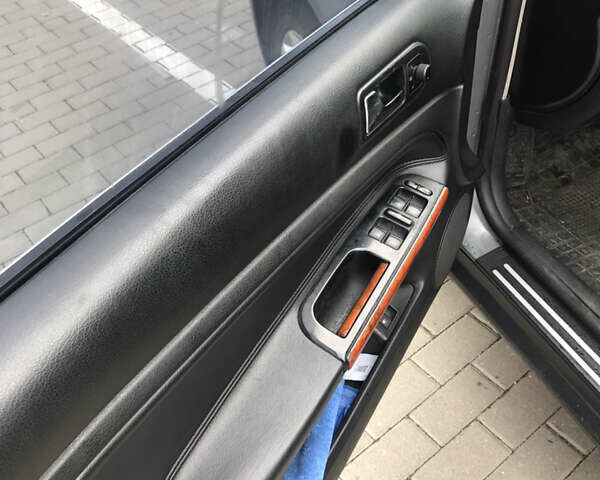 Серый Фольксваген Пассат, объемом двигателя 1.8 л и пробегом 273 тыс. км за 5200 $, фото 10 на Automoto.ua