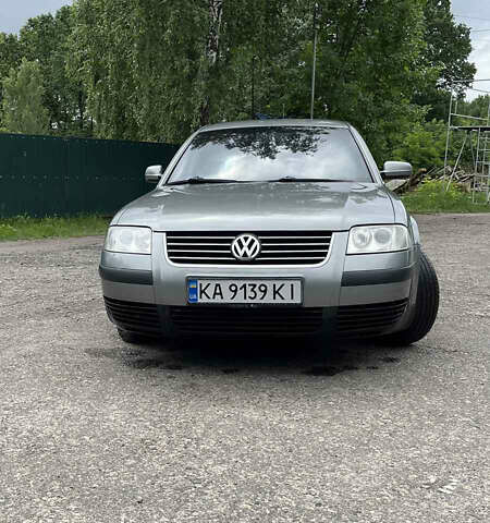 Серый Фольксваген Пассат, объемом двигателя 1.6 л и пробегом 380 тыс. км за 5100 $, фото 1 на Automoto.ua