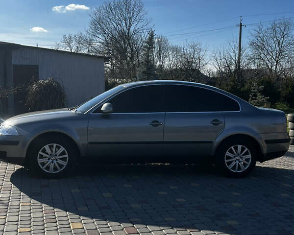 Сірий Фольксваген Пассат, об'ємом двигуна 1.6 л та пробігом 280 тис. км за 6300 $, фото 5 на Automoto.ua