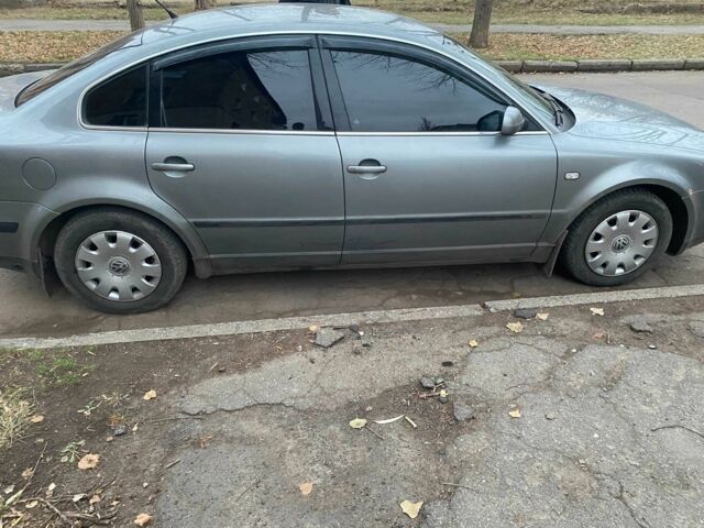 Серый Фольксваген Пассат, объемом двигателя 1.6 л и пробегом 271 тыс. км за 5200 $, фото 1 на Automoto.ua