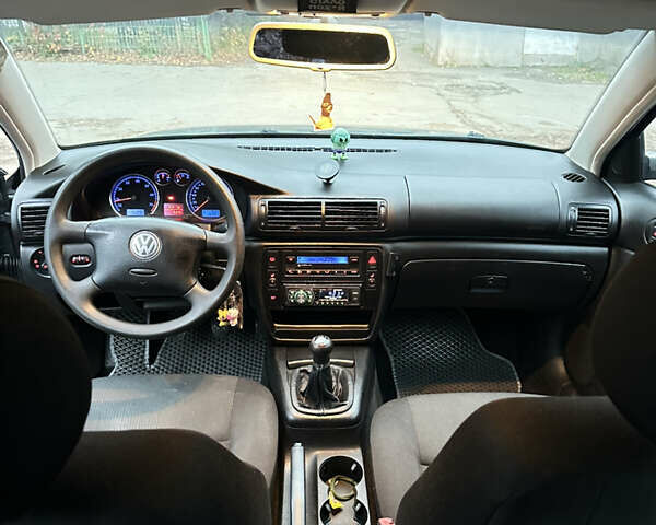 Серый Фольксваген Пассат, объемом двигателя 1.6 л и пробегом 286 тыс. км за 5200 $, фото 13 на Automoto.ua