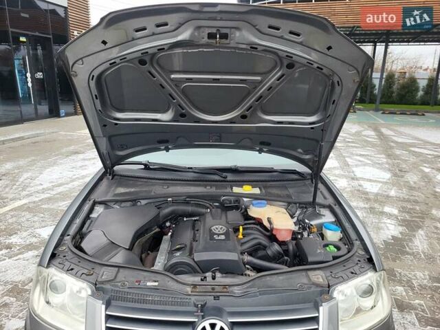 Серый Фольксваген Пассат, объемом двигателя 1.6 л и пробегом 272 тыс. км за 5400 $, фото 29 на Automoto.ua