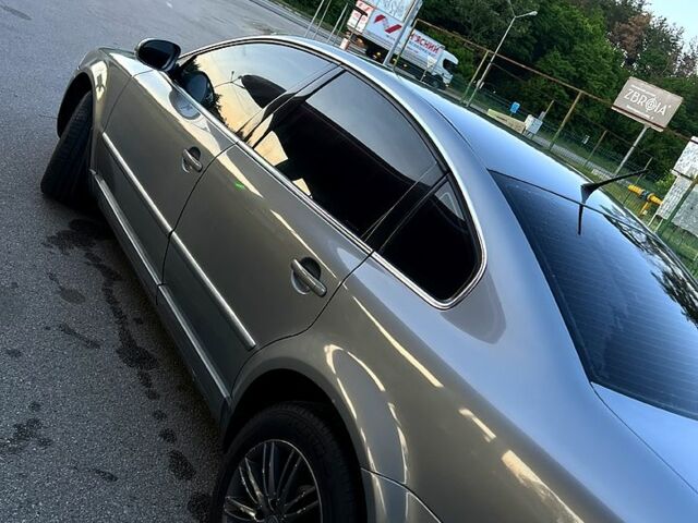 Сірий Фольксваген Пассат, об'ємом двигуна 1.8 л та пробігом 314 тис. км за 4600 $, фото 4 на Automoto.ua