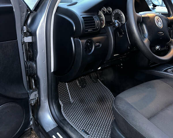 Серый Фольксваген Пассат, объемом двигателя 1.6 л и пробегом 286 тыс. км за 5200 $, фото 15 на Automoto.ua