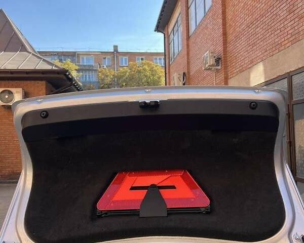 Серый Фольксваген Пассат, объемом двигателя 1.78 л и пробегом 330 тыс. км за 5400 $, фото 9 на Automoto.ua