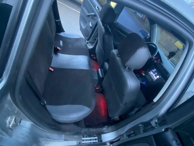 Серый Фольксваген Пассат, объемом двигателя 1.9 л и пробегом 420 тыс. км за 4700 $, фото 3 на Automoto.ua