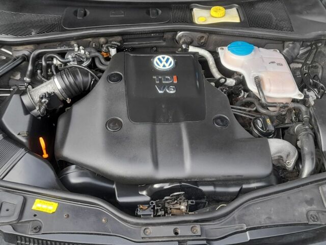 Серый Фольксваген Пассат, объемом двигателя 2.5 л и пробегом 320 тыс. км за 4500 $, фото 6 на Automoto.ua