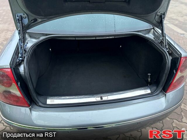 Серый Фольксваген Пассат, объемом двигателя 2.5 л и пробегом 325 тыс. км за 5350 $, фото 11 на Automoto.ua