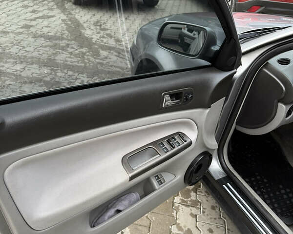 Сірий Фольксваген Пассат, об'ємом двигуна 1.9 л та пробігом 250 тис. км за 4500 $, фото 9 на Automoto.ua