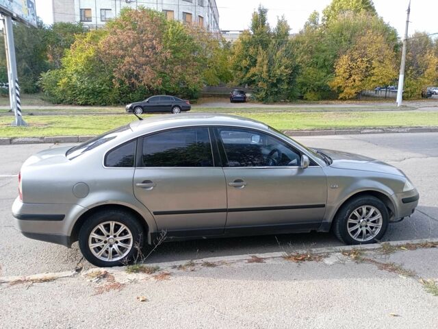 Серый Фольксваген Пассат, объемом двигателя 1.9 л и пробегом 220 тыс. км за 1907 $, фото 2 на Automoto.ua