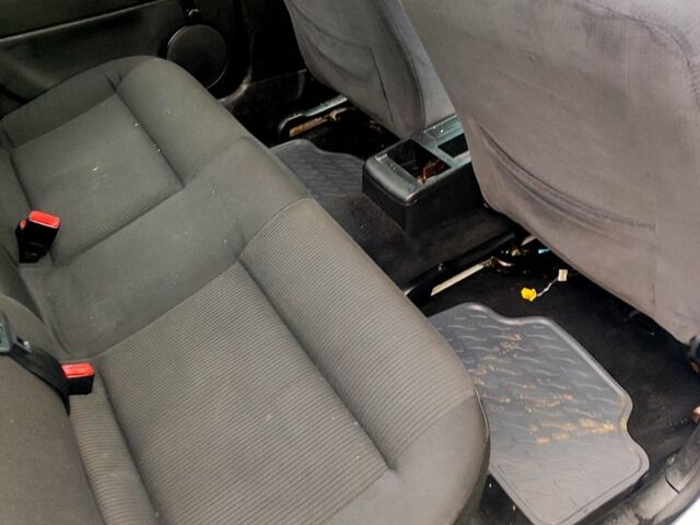 Серый Фольксваген Пассат, объемом двигателя 1.6 л и пробегом 351 тыс. км за 4500 $, фото 9 на Automoto.ua