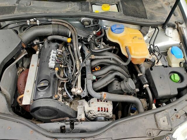 Серый Фольксваген Пассат, объемом двигателя 1.6 л и пробегом 351 тыс. км за 4500 $, фото 4 на Automoto.ua