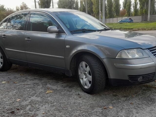 Серый Фольксваген Пассат, объемом двигателя 2.5 л и пробегом 320 тыс. км за 4500 $, фото 1 на Automoto.ua