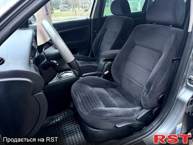 Серый Фольксваген Пассат, объемом двигателя 2.5 л и пробегом 325 тыс. км за 5350 $, фото 6 на Automoto.ua