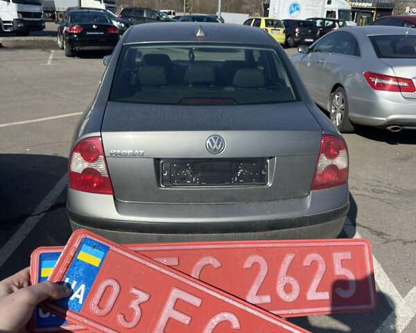 Серый Фольксваген Пассат, объемом двигателя 1.6 л и пробегом 286 тыс. км за 5200 $, фото 4 на Automoto.ua