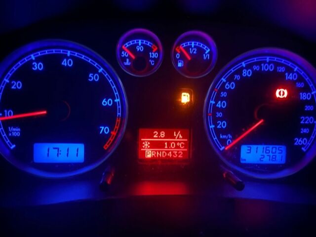 Серый Фольксваген Пассат, объемом двигателя 1.8 л и пробегом 311 тыс. км за 3500 $, фото 6 на Automoto.ua