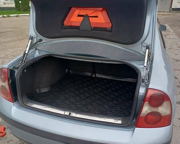 Серый Фольксваген Пассат, объемом двигателя 1.9 л и пробегом 310 тыс. км за 5000 $, фото 3 на Automoto.ua