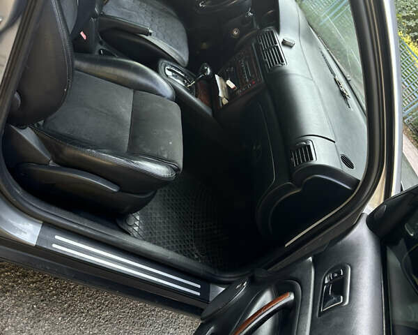 Серый Фольксваген Пассат, объемом двигателя 2.32 л и пробегом 388 тыс. км за 4650 $, фото 15 на Automoto.ua