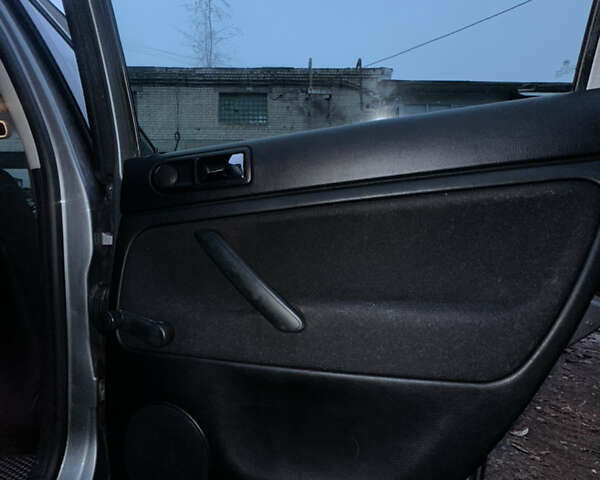 Серый Фольксваген Пассат, объемом двигателя 1.6 л и пробегом 286 тыс. км за 5200 $, фото 21 на Automoto.ua