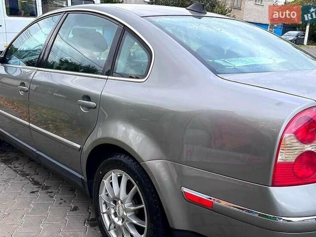 Серый Фольксваген Пассат, объемом двигателя 1.8 л и пробегом 316 тыс. км за 5500 $, фото 3 на Automoto.ua
