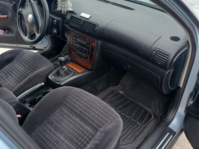 Сірий Фольксваген Пассат, об'ємом двигуна 0 л та пробігом 300 тис. км за 5000 $, фото 4 на Automoto.ua