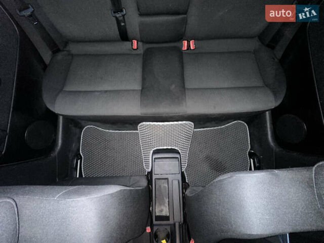 Серый Фольксваген Пассат, объемом двигателя 1.6 л и пробегом 286 тыс. км за 5200 $, фото 19 на Automoto.ua