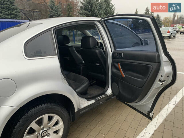 Серый Фольксваген Пассат, объемом двигателя 1.78 л и пробегом 210 тыс. км за 4400 $, фото 8 на Automoto.ua