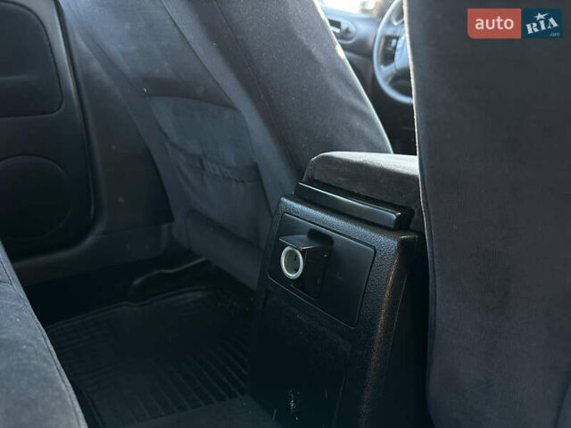 Серый Фольксваген Пассат, объемом двигателя 2 л и пробегом 256 тыс. км за 5600 $, фото 37 на Automoto.ua