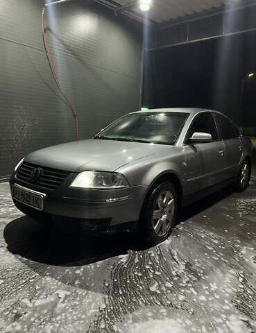 Серый Фольксваген Пассат, объемом двигателя 2.32 л и пробегом 388 тыс. км за 4650 $, фото 1 на Automoto.ua