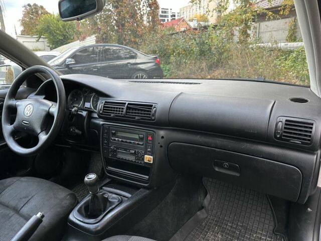 Серый Фольксваген Пассат, объемом двигателя 1.9 л и пробегом 400 тыс. км за 1999 $, фото 9 на Automoto.ua